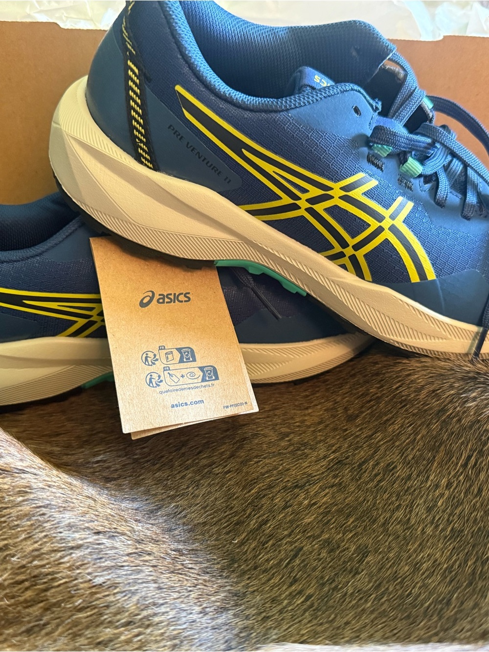 NEW! ASICS Kids' Blue & Yellow Running Shoes size 4.5!